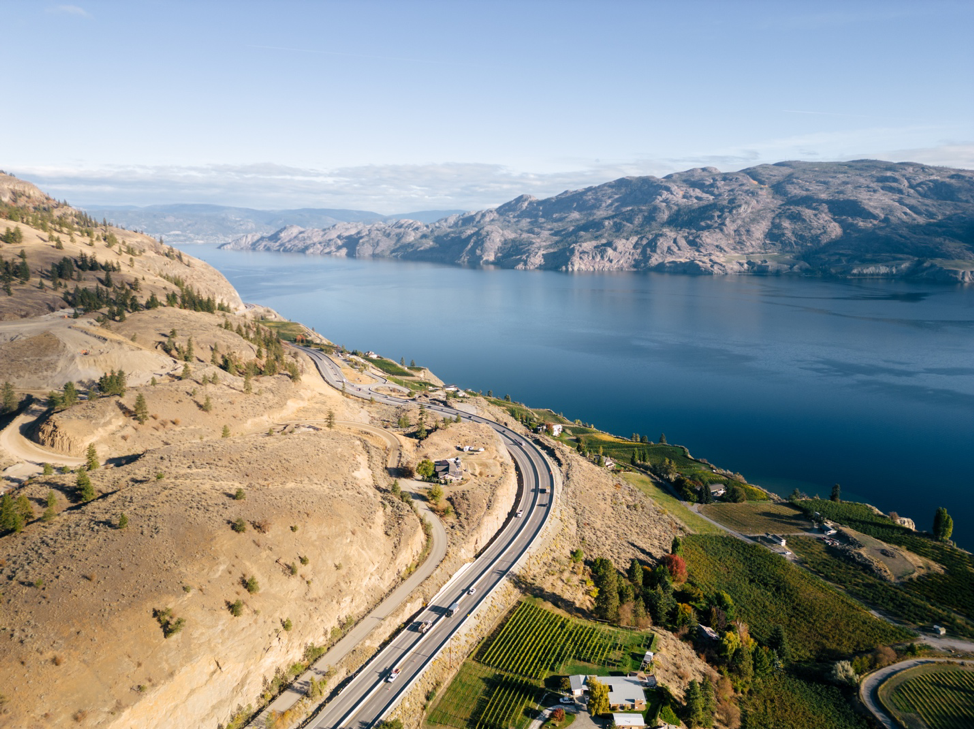 drive to Summerland views of the lake and wineries